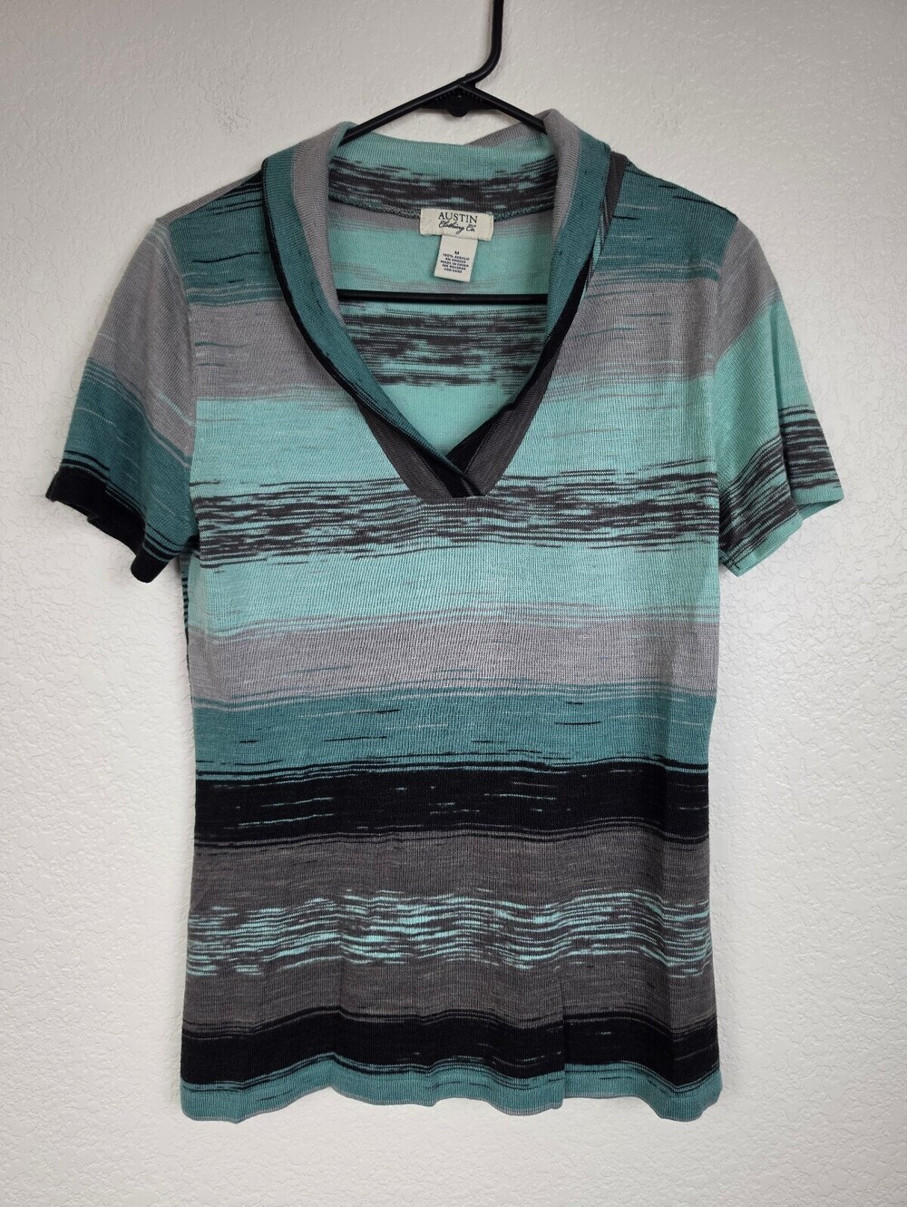 Austin Clothing Co. Striped Knit V-Neck Top Medium Y2K